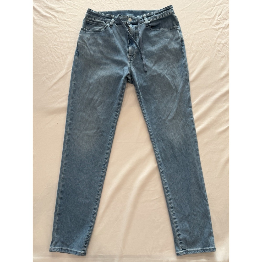 Uniqlo Tapered Mid Rise Medium Wash EZY Blue Denim Jeans Women's Medium Stretchy